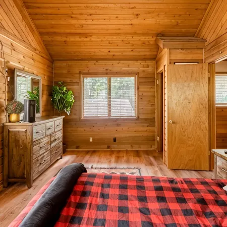 MT HOOD CABIN! Remodeled, 2500 sq ft, Sleeps 12!