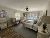 Renovated House on Fence Lake for Families, Sunset View, Boat Dock, Snomo Access - Boutique