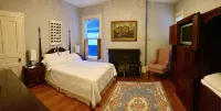 Lafferty House-Walk to Uofk, Woodland Pk, Dn Town, Near Bourbon Trl, Horse Farms - Condos