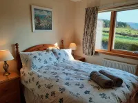 Maybank self catering sleeps 8, pets welcome. - Wifi