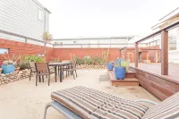 Beachfront House near SF w/ Parking (5) - Boutique