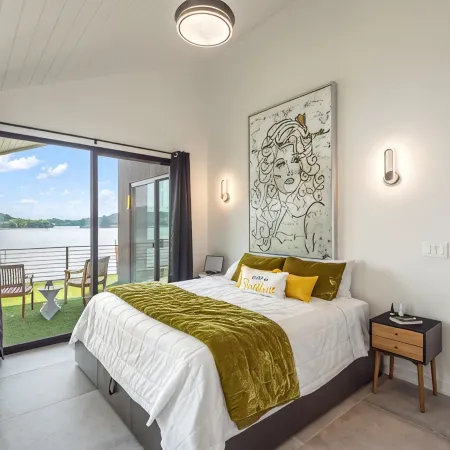 Lavish Lake Getaway W/18 Views+ Boat Dock