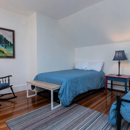 Historic 150-Year-Old Farmhouse, Jacuzzi Included