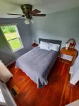 Remodeled country farmhouse, 3 min drive from Mississippi River, Peaceful/Clean. - 3 stjerner
