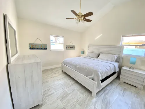 Perfect Location! Coral Sands Beach House II at Indian Rocks Beach! - Homestays
