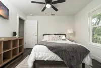 New Lovely Lockhart Home with a Lawn - Wifi