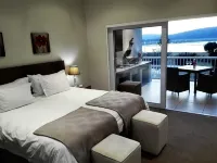 Kowie River Guest House - parking
