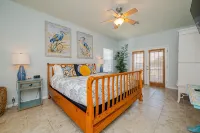 Canal Front Rockport Home with Private Boat Dock + Texas Riviera Sunset Views - Beach