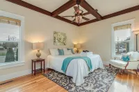 Craftsman House-Near Downtown & Dog Friendly - 방갈로