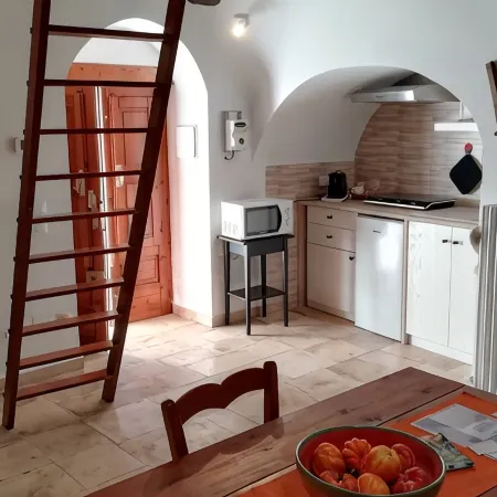 Trullo alleyway, central with private garden