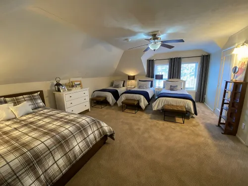 Beach house on Lake Superior - Direct beach access - Sunrise view over the lake! - 4 ดาว