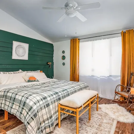 Family friendly Camp themed condo on Lake Como, minutes to downtown Lake Geneva