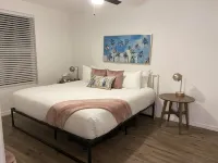 Modern Top Floor Rental Unit near Anna Maria Island - Kondo