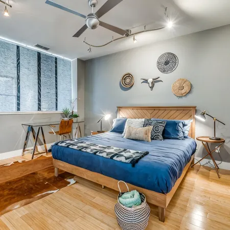 The Oleander - centrally located Luxury Townhouse steps from Magnolia Ave!