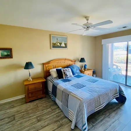 Pawleys Island True Blue Villa, ground floor with 3 bedrooms and 4 beds
