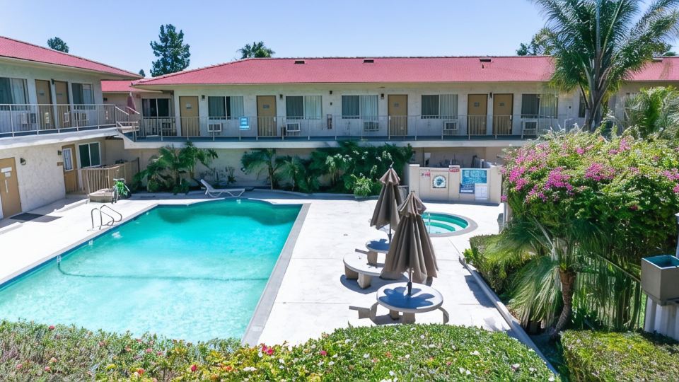 California Suites Hotel