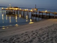 Room on river with sunset views and private beach! - de charme