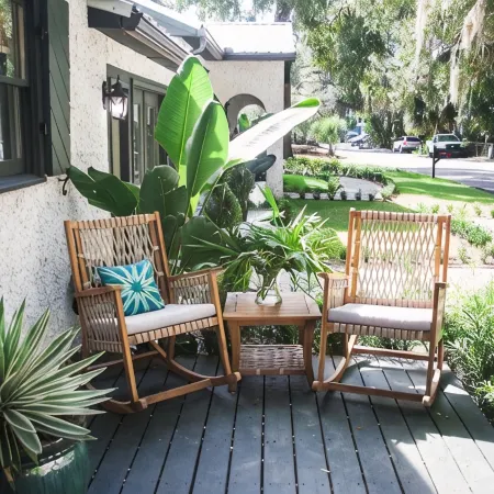 WALK to restaurants, lighthouse and shops! Charming  cottage, cozy & bright!