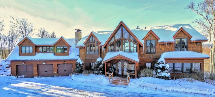 9 Bdrm Premiere Luxury Estate Sleep 26 Movie Theater, Pool,Spa,Game Rm,Steam Rms Hotels in Newry