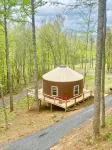 Elevated eclectic yurt with wrap-around porch, hot tub, and mountain view! - Chalets