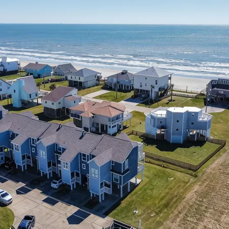 Steps to the beach - New remodeled townhome - Ocean view