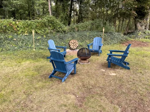 Explore the Finger Lakes Region from this cozy 3-bedroom home near Geneva, NY. - 4성급