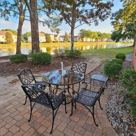 King Suite - Golf - Free Beach Pass - Pond View - Coffee bar - Child friendly
