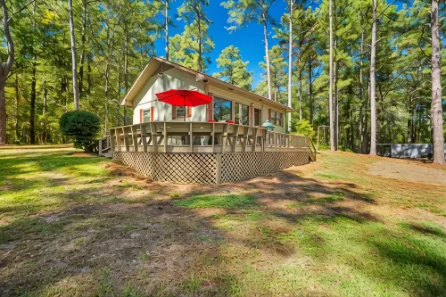 Woodland Cottage on Hidden Pond - 4-Star