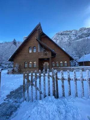 Mik Hotel Valbona - 2 estrellas