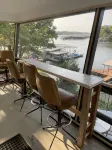 Osage Beach Lakefront Home. Lg. Dock, Patio, and a 5 Min Walk to Backwater Jacks - Wifi