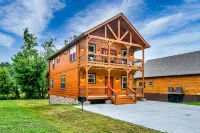 Creekside PF Cabin. Hot Tub, Game Rm & Creek Views!5Mins to PF Attractions. - ชาเลต์