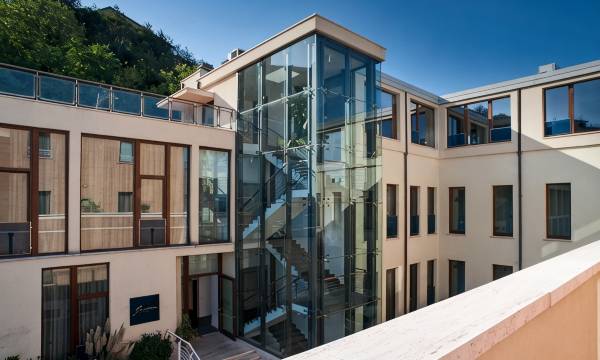 SeePort Hotel