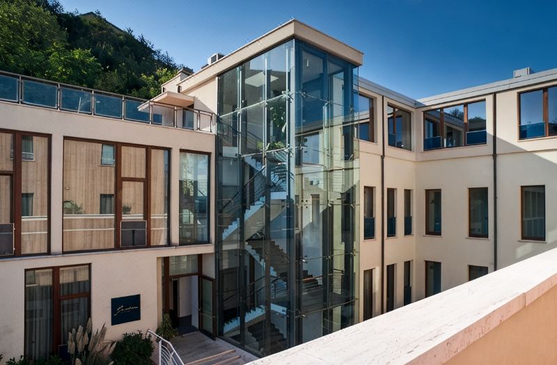 SeePort Hotel