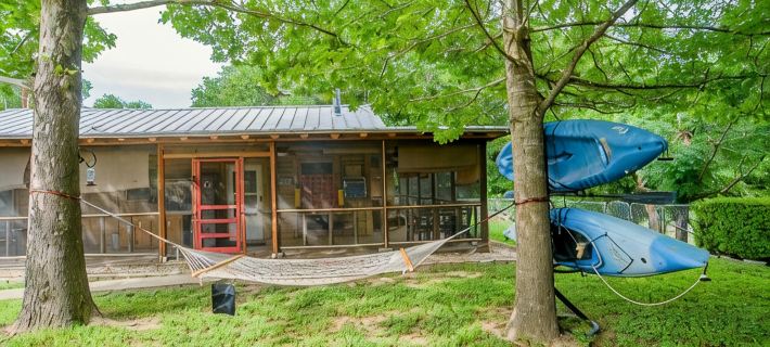 Log Cabin | Guadalupe River | Kayaks | Ping Pong Hotels in Guadalupe County