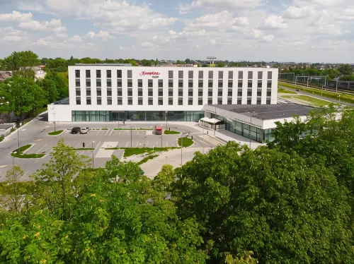 Hampton by Hilton Poznan Swarzedz - parking