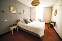 Logis Hôtel de Provence - 2-Star