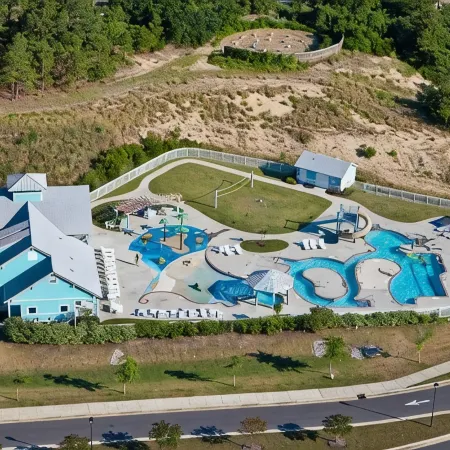 Sandy Paws Townhouse, Private Mini Water Park, Dog Friendly!