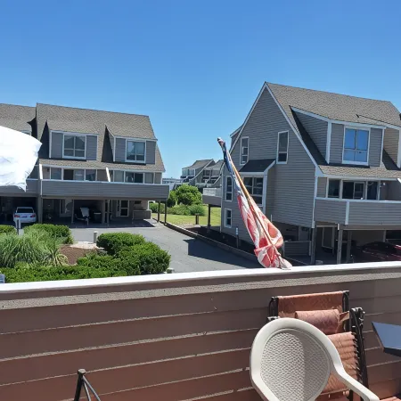 3 bedroom, 2.5 bath unit - Ocean, bay and pool all in a day!
