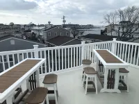Bayview Home Endless decks Elevator, Every  bedroom has a bath and deck access. - 3-Star