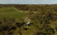 Cabn Clare Valley - parking
