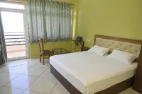 HOTEL ALMORA INN - Parkering
