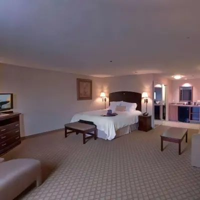 Hampton Inn & Suites Farmington فنادق في فارمنغتون