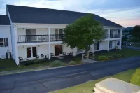 Hollow Inn and Motel  호텔