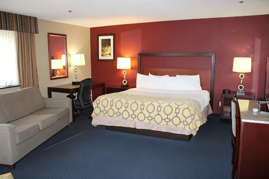 APM Inn & Suites Hotels near Hagerstown Premium Outlets