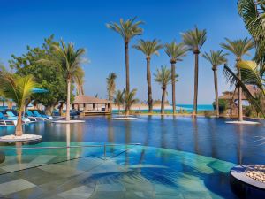 Anantara World Islands Dubai Resort