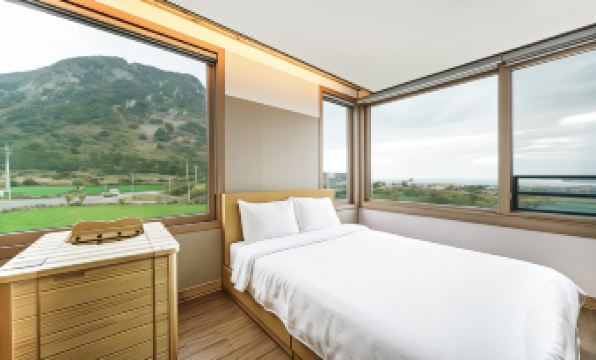 5. 서귀포 산방산에..