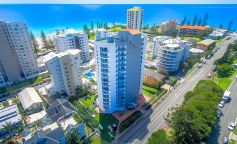 Rainbow Commodore Coolangatta