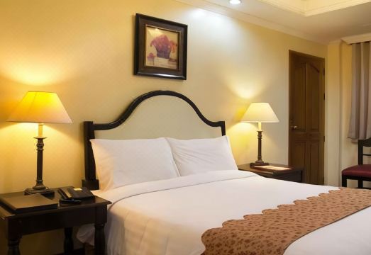 화이트 나이트 외관