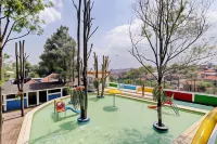 Super OYO Collection O 90617 Rumah Oma Opa Syariah Hotels in Cilengkrang