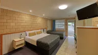 Jacaranda Country Motel